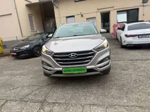 Hyundai TUCSON blue Advantage 2WD*1 Hand*Navi*80 Tkm