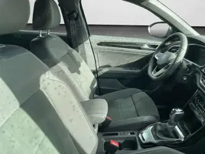 Volkswagen T-Roc 1,5 TSI DSG R-Line AHK/RFK/LED/NAVI/Sitzhe Bild 3
