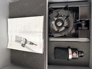 Neumann TLM 102 schwarz Studio Kondensator Mikrophon Set in sehr gutem Zustand 