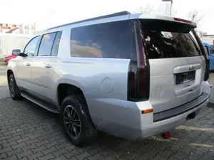 Chevrolet Suburban *LT*Carfax sauber* Bild 3