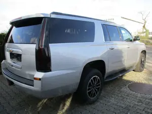 Chevrolet Suburban *LT*Carfax sauber* Bild 5