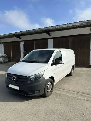 Mercedes-Benz Vito RWD Lang mit Regalsystem