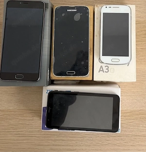 Handys  4 Stück