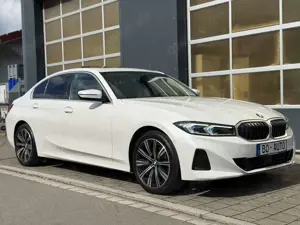 BMW 320 d xDrive Leder Glas LED+ HuD Keyl. StdHzg. ACC 18