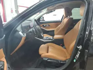 BMW 320 320d Touring Aut. Navi Leder SHZ Bild 3