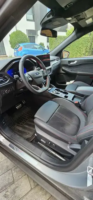 Ford Kuga 2.5 Duratec FHEV ST-LINE X Bild 3