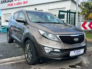Kia Sportage Spirit 2WD / 1. Hand / 8-Fach Bereift