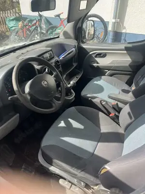 Fiat Doblo Cargo JTD 223.117.2 Bild 5