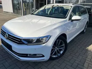 Volkswagen Passat Variant Com LED/NAVI/PANORAMA/NEUER MOTOR 50TKM