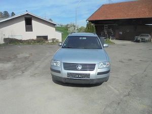 VW Passat Kombii Benzin 102 PS Bj 2001 TÜV 4 26 Schaltg AHK