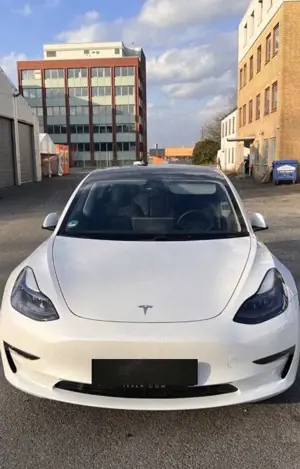 Tesla Model 3 Allradantrieb mit Dualmotor