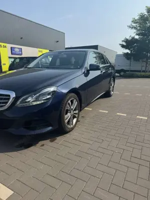 Mercedes-Benz E 200 BlueTEC 7G-TRONIC
