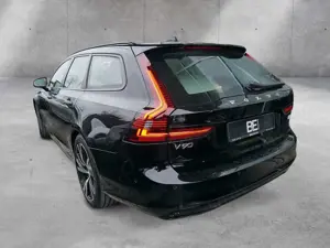 Volvo V90 Kombi 2.0 Plus Dark Recharge Plug-In Hybrid AWD Bild 3