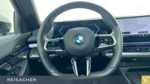 BMW 520 i Lim M Sport,Pano,AHK,DA+,Sthz.HuD,Pano Bild 5