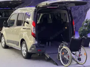 Ford Grand Tourneo Tourneo-Behindertengerecht-Rampe