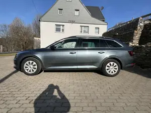 Skoda Superb Ambition 4x4,TÜV,Bremsen,Reifen,DPF neu,Navi,Xenon Bild 4