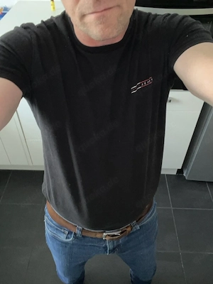 Er mit Riesenlatte sucht crazy Dame zum Shoppen