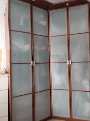 Verschenke 2 Schränke zur Selbstabholung 