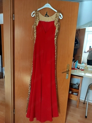 Verschiedene Abendkleider 