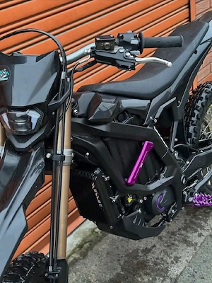 Sur-Ron Elektrofahrrad: Schnell, leise, gebaut für Offroad-Abenteuer