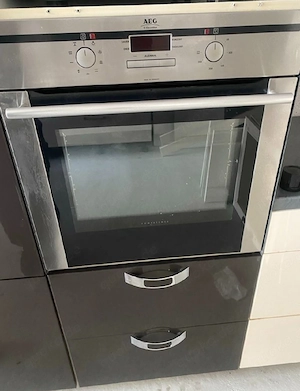 Hochglanzküche mit Geräten Ausgestattete Küche, Küchenzeile Bild 4