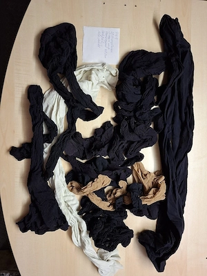 21 Strumpfhosen Defekt 