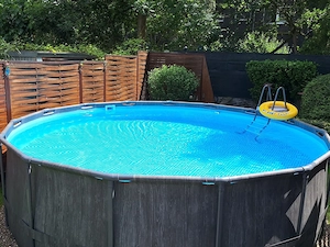 Neuwertiger Intex Pool 4,57x1,22 mit viel Zubehör zu verkaufen !