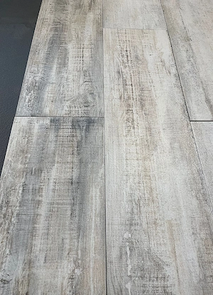 Bodenfliese 23x120 Holzoptik Vintage White Made in Spain