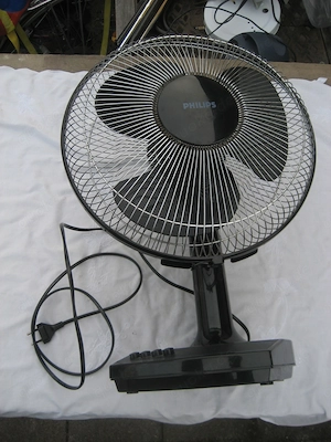 Ventilator Tischventilator Philips HR 3252 45 W. 3 Stufen   32cm