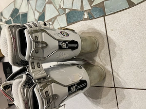 Skischuhe Damen, wenig genutzt, Größe 37-38, zu verschenken 