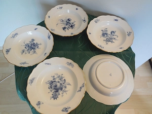 Meissner Porzellan 21 Eßteller, blaue Blume