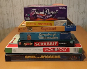 Brettspiele   Gesellschaftsspiele Sammlung mit u.a. Trivial Pursuit , Scrabble , Monopoly ...