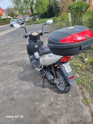 Scooter in einem guten Zustand, mit Papiere, Versichert für ein Jahr und alle Schlüssel