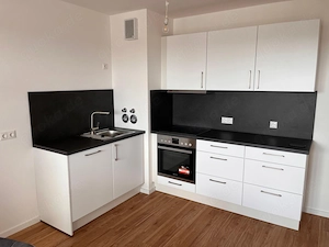 hochwertige Pino Küche mit Einbaugeräten von Segmüller 