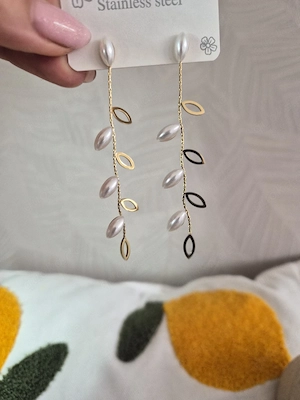 Ohrstecker hängend mit Perlen vergoldet Edelstahl