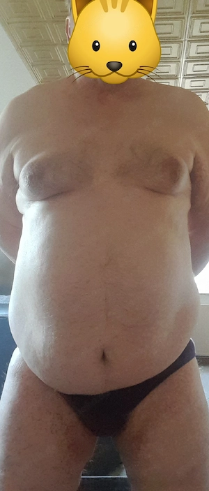 sehr devoter 65 jähriger Witwer sucht eine dominante Frau die mir ihren Natursekt geben will 