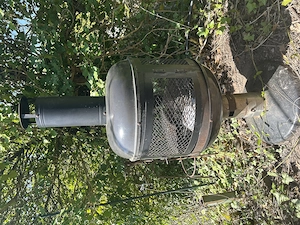 Grill mit Funkenflugschutz