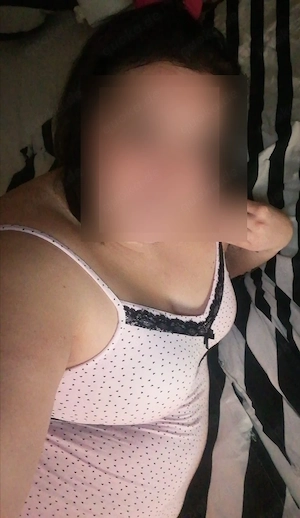 Molliges Blasluder bläst dir ein und spritz auf meine Brüste nur besuchbar 