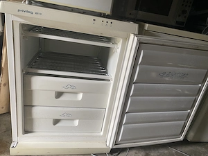 Gefrierschrank  PRIVILEG. Er funktioniert  einwandfrei - 50Euro