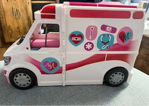 Barbie Krankenwagen