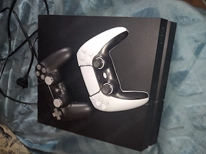 Playstation 4 mit 2 Controller 