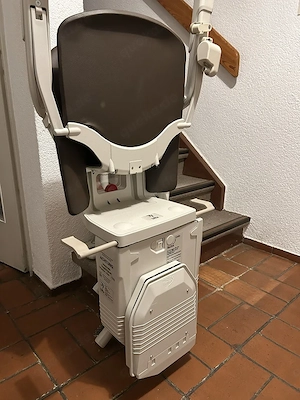 Lifta Treppenlift Avantgarde 6100 - unbenutzt und günstig!
