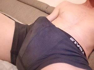 Ich suche ein Cuckold-Paar oder Frauen für Sex.