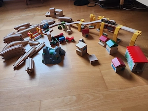 Brio Holzeisenbahn 50 Schienenteile und viel Zubehör