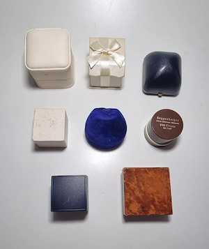 Schmuck-Etuis | Schmuck Aufbewahrung | Konvolut alter Etuis| Etui