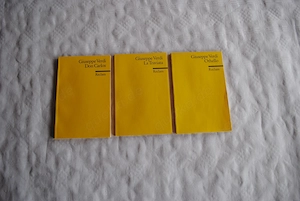 Verschiedene Opern-Texthefte