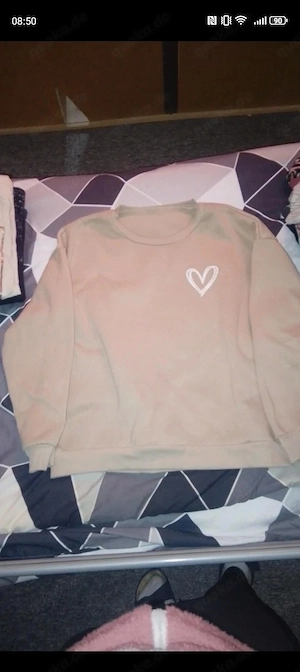 gemütlicher Pullover in beige und gefüttert 