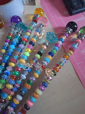 Bunte Gartenstecker mit Perlen 