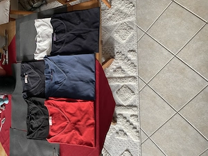 Laur l Damen T Shirts 6 Stück V Ausschnitt 4x und 2 