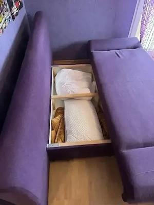 zu verschenken - Schlafcouch Farbe Blau incl. 2 Kissen   Guter Zustand   Wenig benutzt Bild 5